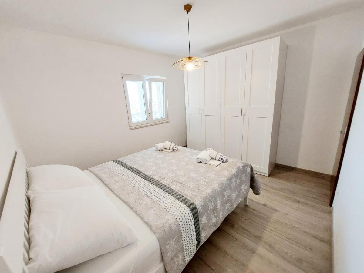 Luxury Sea View Apartment Jesenice  Eksteriør billede