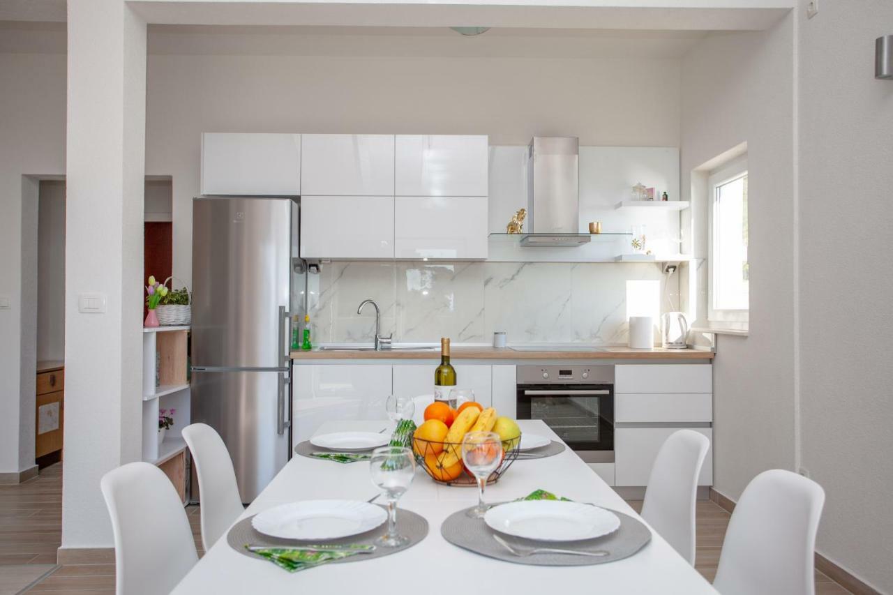 Luxury Sea View Apartment Jesenice  Eksteriør billede